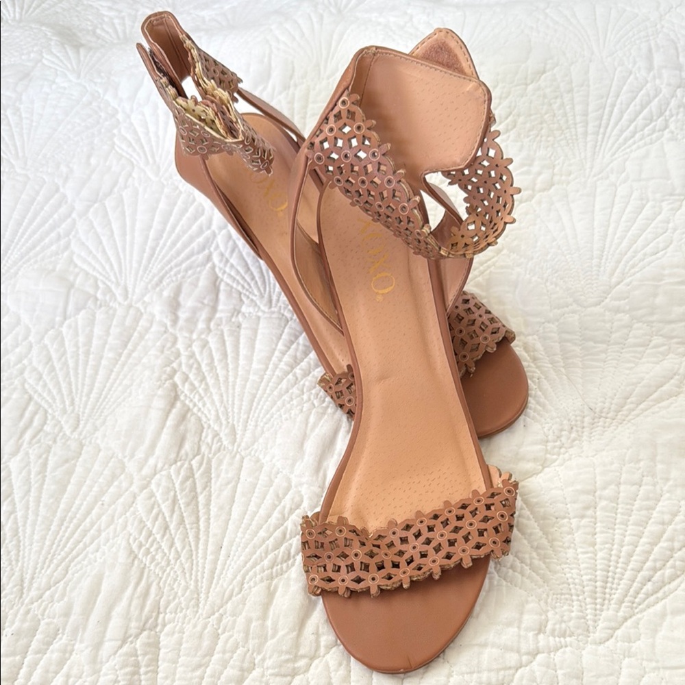 Sandler Tan Cutout Heels